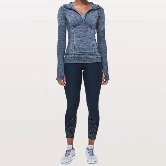 Lululemon Athletica Tight Stuff High Rise 24" Navy Scallop Hem Dot Fade Leggings - Picture 2 of 12